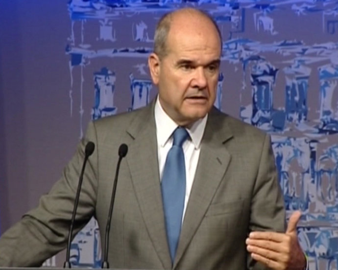 Chaves critica la "irresposabilidad" del PP