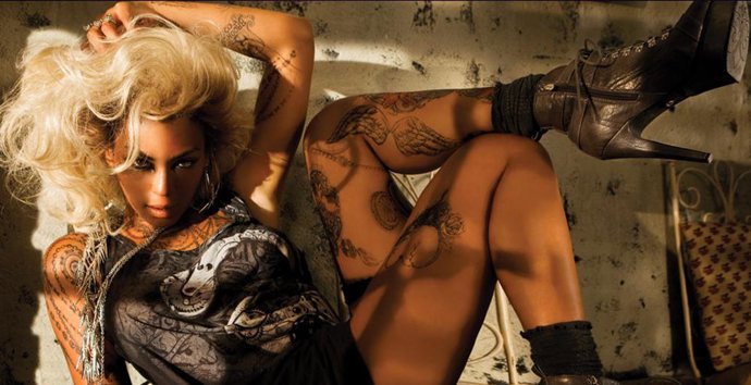 La cantante Beyoncé posa para la campaña de otoño de su propia línea de ropa Der