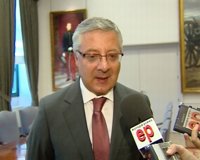 Blanco avisa a Feijóo de que es quien "debe dar explicaciones" por Ferrol-San Cibrao y ratifica en 2012 la A-8 gallega