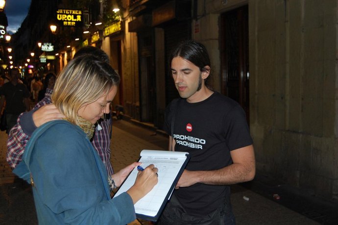 acto fumadores por la tolerancia