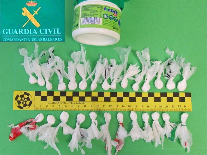 Droga incautada durante la operación de la Guardia Civil 