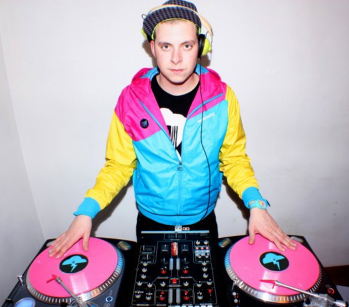 el Dj gallego Caradeninho