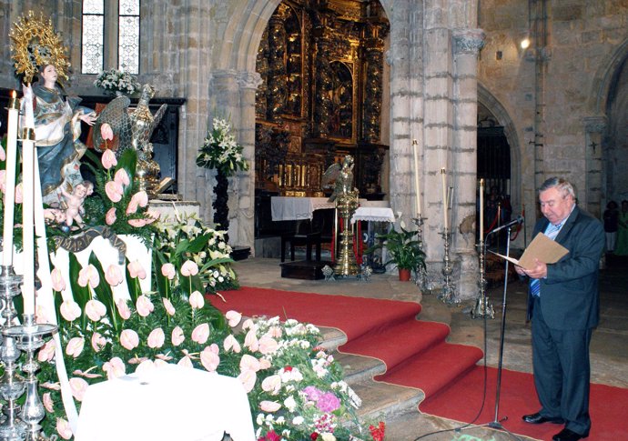 Ofrenda floral a la Virgen de la Asunción