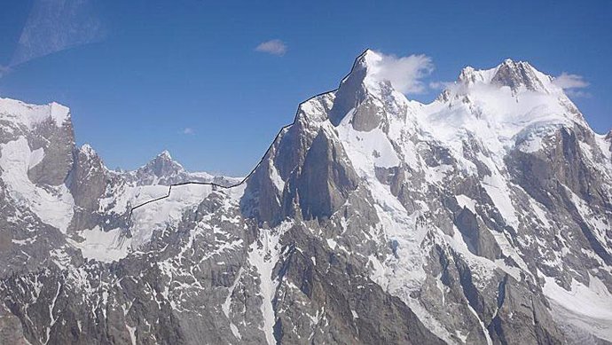 Montaña donde se encuentra aislado el alpinista Óscar Pérez