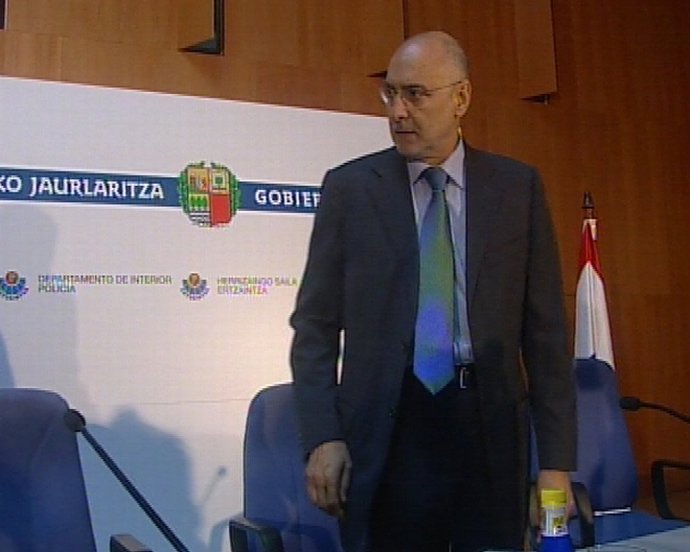 Rueda de prensa de Rodolfo Ares sobre las ultimas detenciones de etarras T