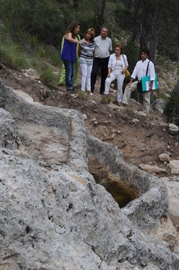 La consellera en su visita al yacimiento de Las Pilillas