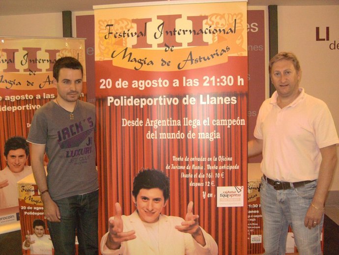 José Armas y José Manuel Herrero en la presentación del Festival de Magia