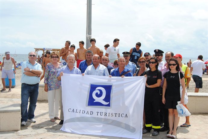 De izquierda a derecha el alcalde pedáneo de Santiago de la Ribera, José Paños, 