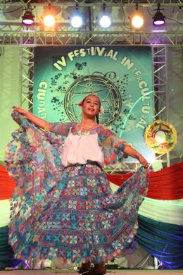 Imagen del Día de Paraguay durante el IV Festival 