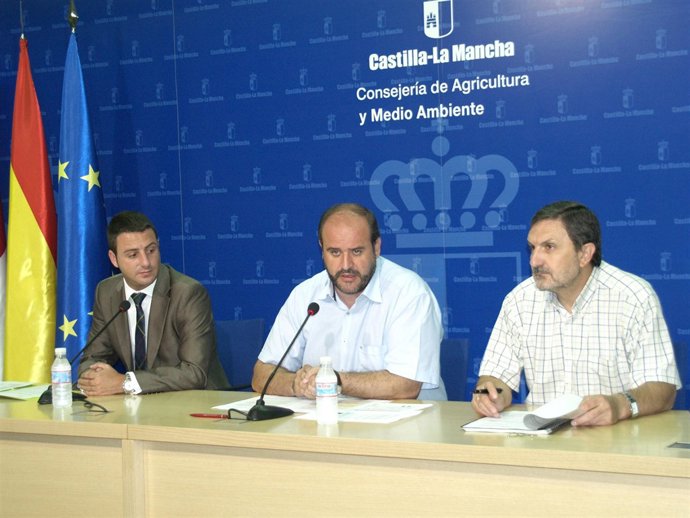 José Luis Martínez Guijarro firma un convenio con AMBILAMP