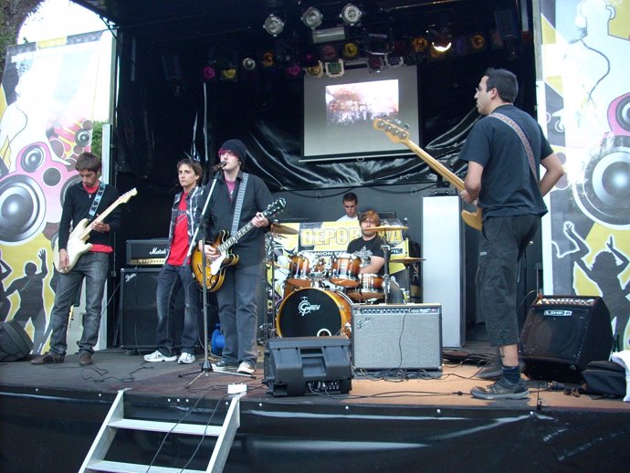 Un grupo de música participa en las 'Noches callejeras' de Soria.