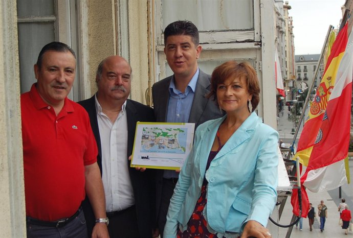 Sierra junto con los concejales regionalistas