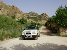 Un agente adscrito al dispositivo Thader para la prevención de incendios, recorr
