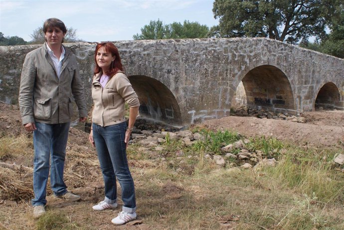 El alcalde de Soria y la concejal de Montes visitan el puente