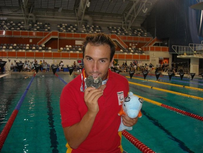 Enrique Floriano gana la plata en los 400 libre 