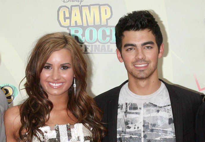 Demi Lovato y Joe Jonas en el estreno de Camp Rock 2