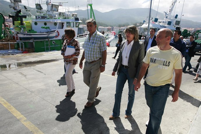 Rosa Quintana trasladarase á confraría de Portosín, onde manterá un encontro con