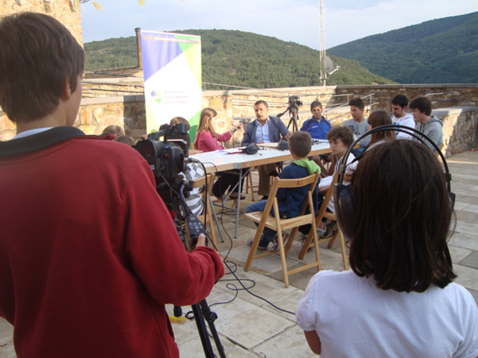 El consejero, Conrado Escobar, durante su visita a Lumbreras