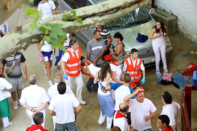 Voluntarios de Cruz Roja en fiestas de Tafalla.
