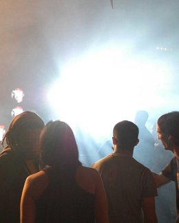 Jóvenes madrileños de fiesta