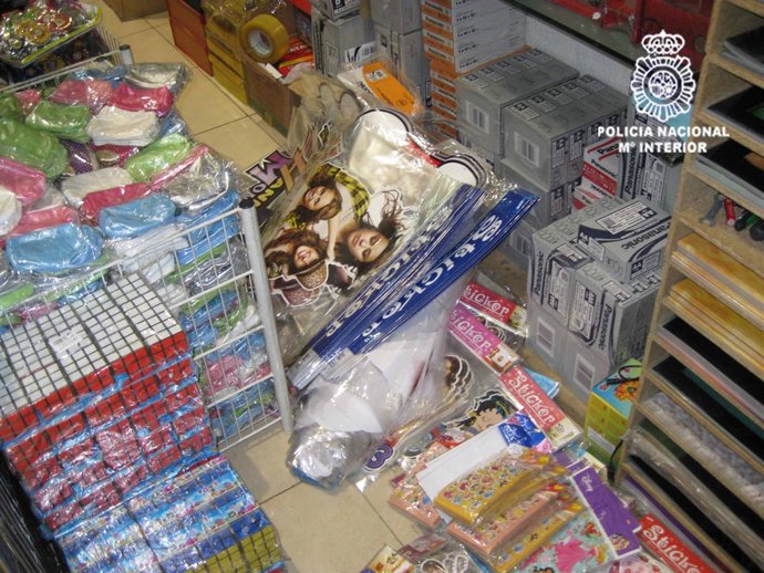 Productos decomisados en comercios chinos