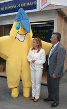 La consejera de Presidencia y Administraciones Públicas y el director general de