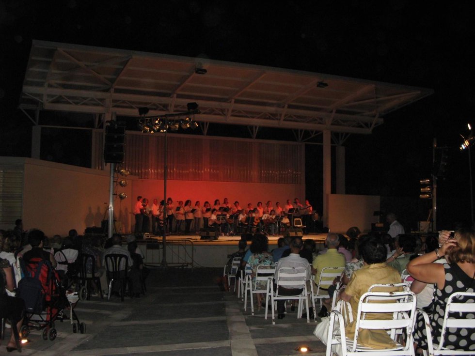 Actuación del coro Estrella y Camino