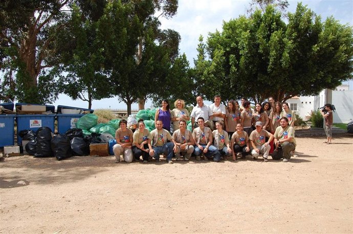 Imagen de los voluntarios del campo de trabajo
