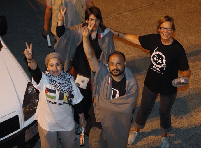 Laura Arnau y Manuel Tapial, dos activistas españoles de la flotilla solidaria