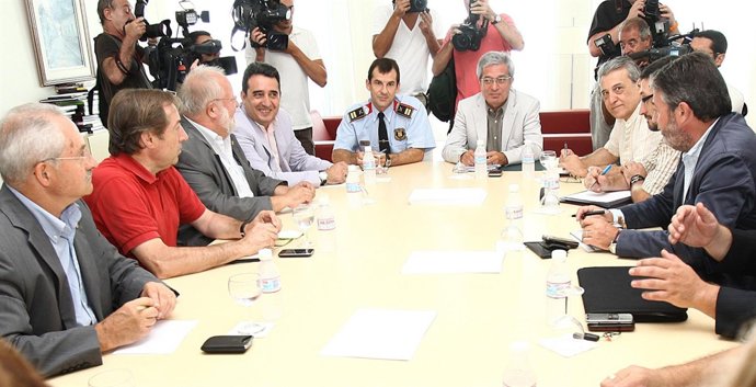 Reunión sobre los 'manteros' en Catalunya