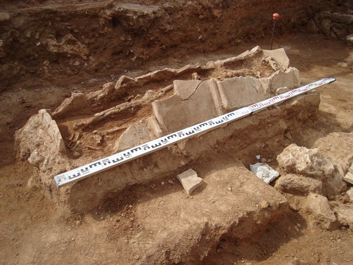 Tumba romana del siglo II DC encontrada en Denia