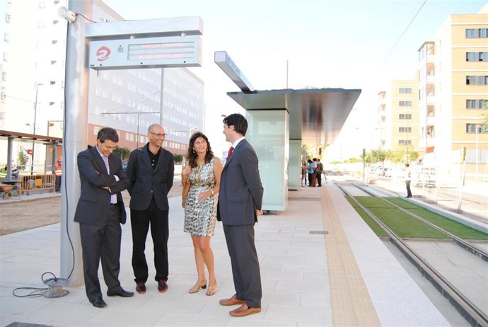 Carmen Dueso visita la primera marquesina