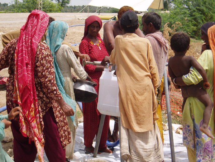 Entrega de agua en Pakistán