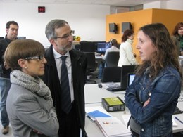 La consellera de Trabajo, M.Serna, visita el SOC del Vallès
