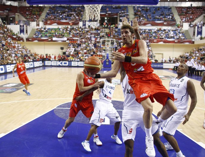 España tropieza con Francia