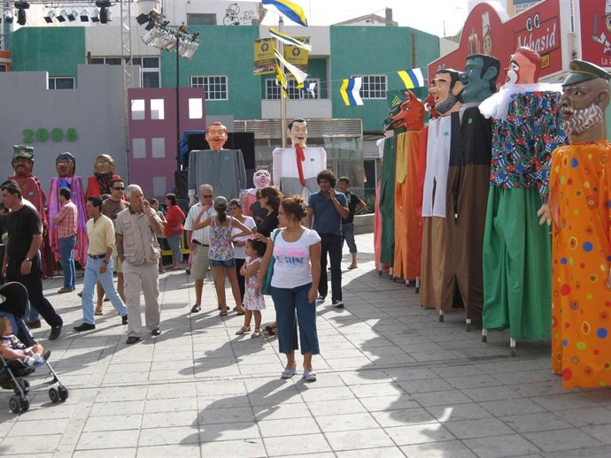 gigantes y cabezudos ayerbe