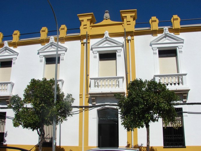 Fachada del Juzgado Mixto de Valencia de Alcántara
