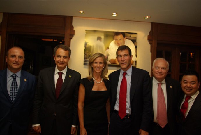 Delegación gobierno español en el Restaurante Berasategi en Shanghai