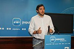 El diputado del Grupo Parlamentario Popular, Víctor Martínez 