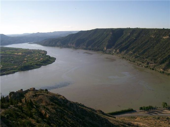 Confluencia del río Ebro con el Segre en Mequinensa