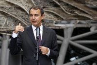 Zapatero defiende ante touroperadores chinos el turismo español