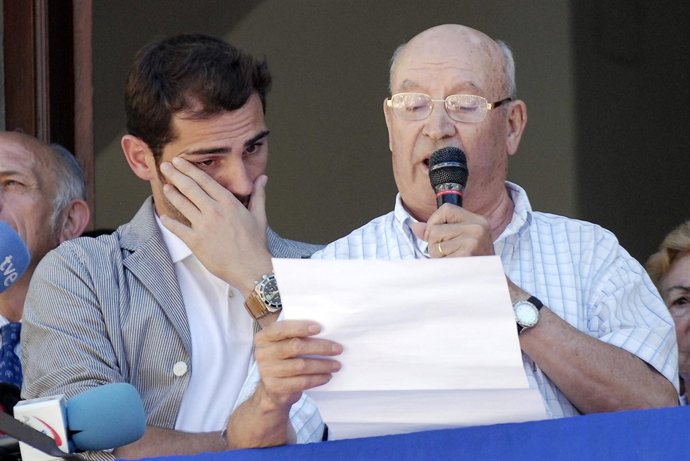 Iker Casillas es nombrado Hijo Predilecto de Navalacruz, Ávila 