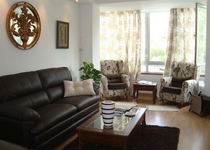 Salón del primer piso para enfermos de cáncer de la AECC en Valladolid.