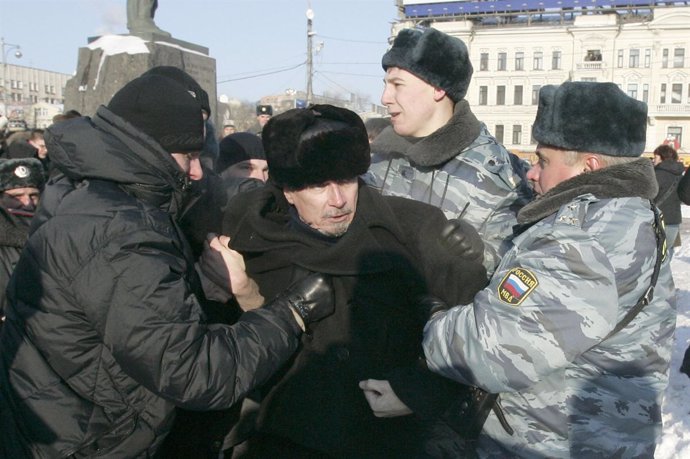 Eduard Limonov/Manifestación ilegal en Rusia