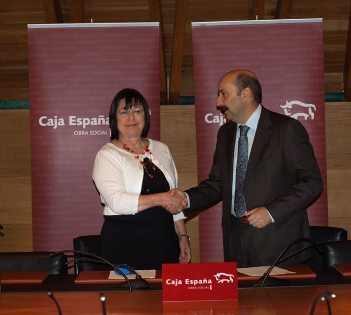 Firma del convenio de Caja España con la Federación Síndrome de Down en Cyl