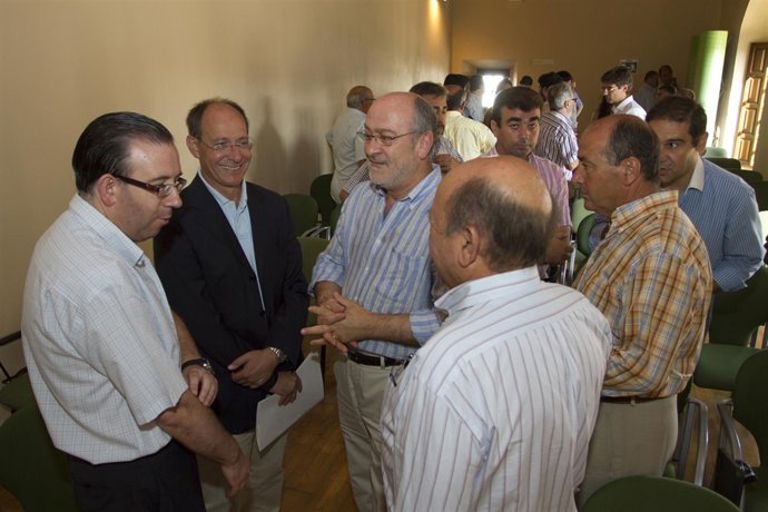 El consejero andaluz de Medio Ambiente, José Juan Díaz Trillo, en Aracena (Huelv