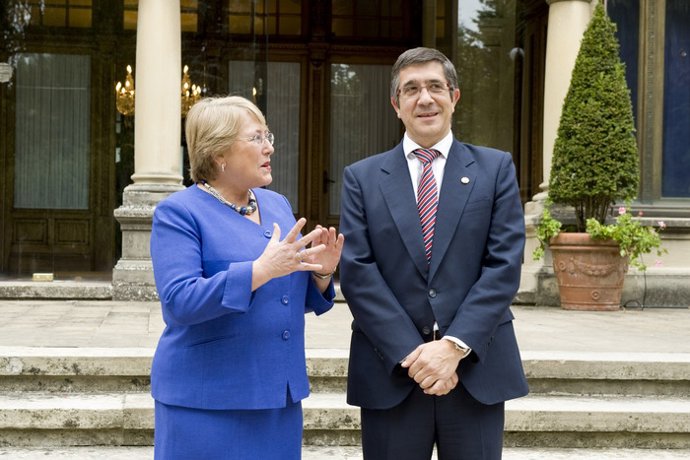 Bachelet y López.