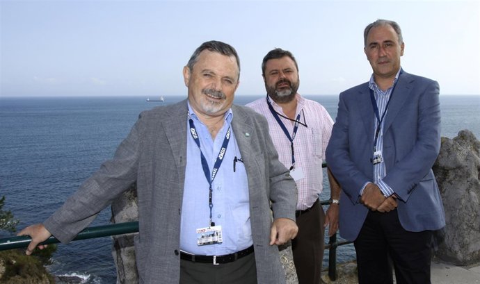 Los tres ponentes antes de la rueda de prensa