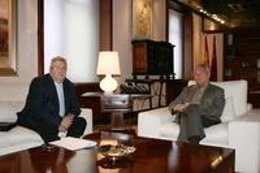 El presidente de la Comunidad, Ramón Luis Valcárcel, recibe en el Palacio de San