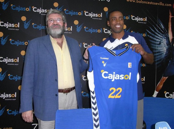 Louis Bullock, en su presentación con el Cajasol